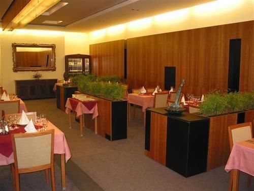 Maxim Hotel Svaty Jur